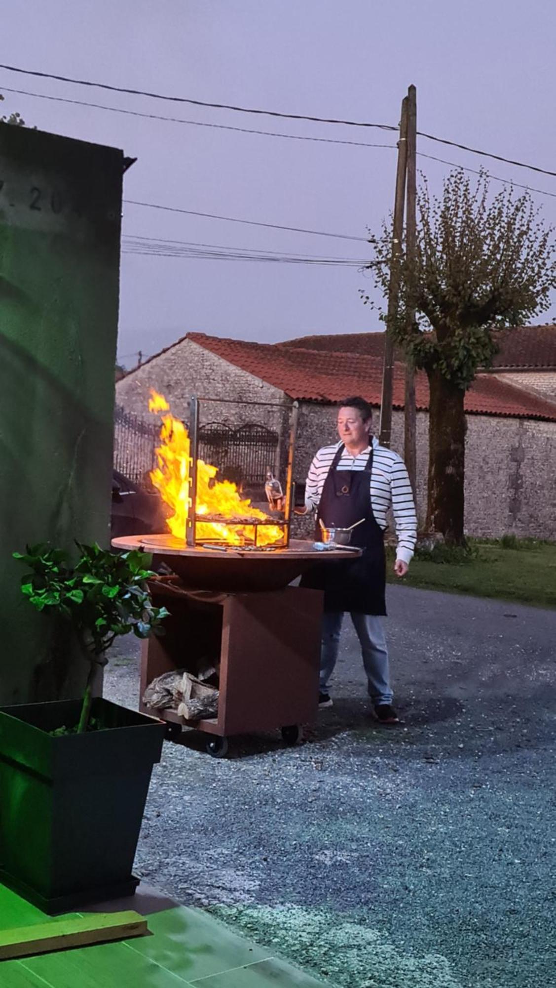 Gites De 2 A 11 Personnes Au Domaine D'Usson Echebrune Esterno foto